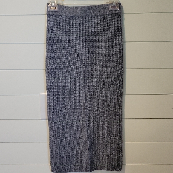 Club Monaco Dresses & Skirts - CLUB MONACO CASHMERE RIBBED SKIRT XS GRAY